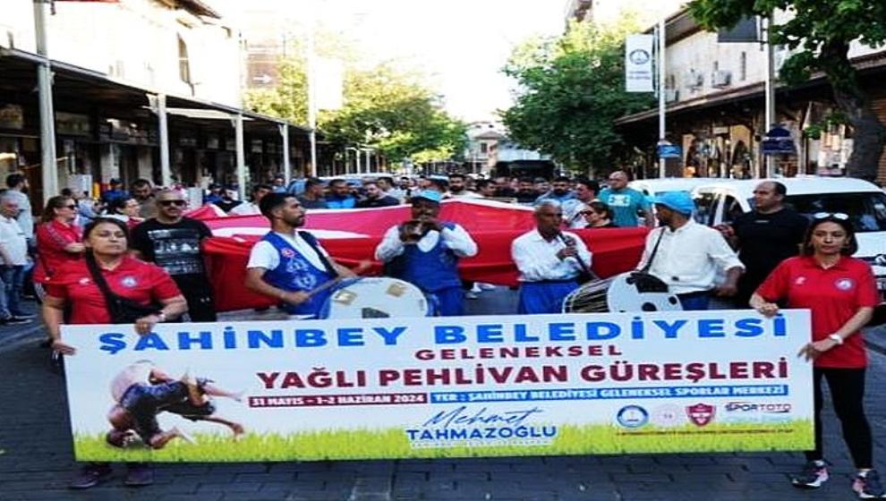 Türkiye Yağlı Güreş Ligi 2. Etabı Gaziantep'te kortejle başladı...