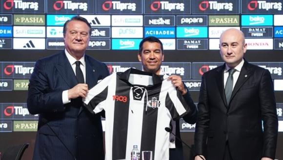 Beşiktaş'ta Giovanni van Bronckhorst dönemi resmen başladı