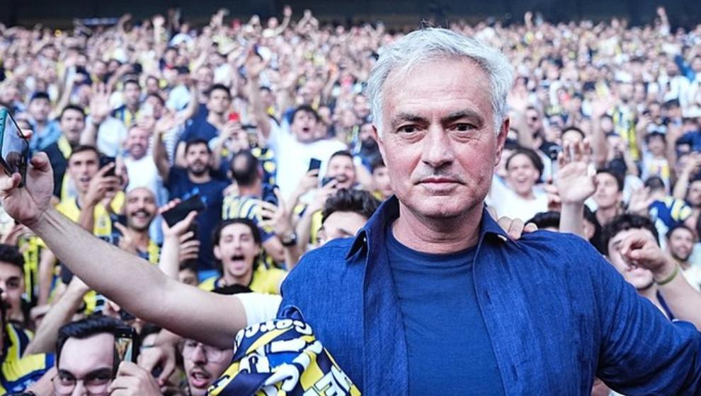 Fenerbahçe, Jose Mourinho'nun maaşını KAP'a bildirdi