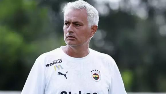 Fenerbahçe'de Jose Mourinho'dan transfer açıklaması! "Elimizdeki oyuncuları tutacağız..."