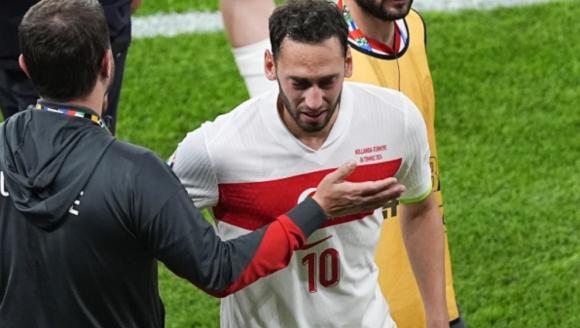 Hakan Çalhanoğlu: "Keşke geri çekilmeseydik"