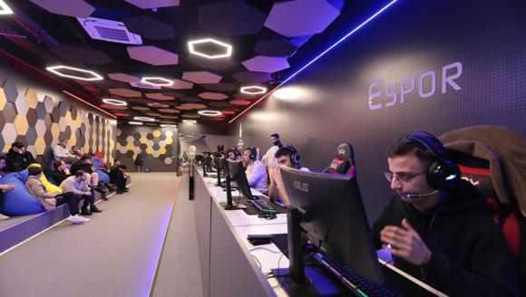 İBB e-spor turnuvası başlıyor! Türkiye'nin en iyi oyuncuları şampiyonluk için yarışacak