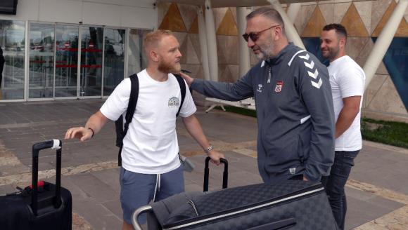 Sivasspor'un prensip anlaşmasına vardığı Alex Pritchard Sivas'a geldi