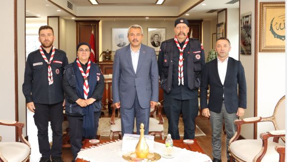 Türkiye İzcilik Federasyonu Başkanı ve ekibinden Rize Valisi'ne ziyaret