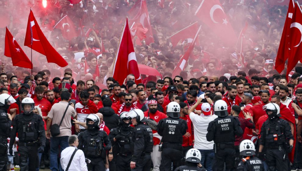 Alman polisi alarma geçti! Hollanda-Türkiye maçı öncesi flaş karar