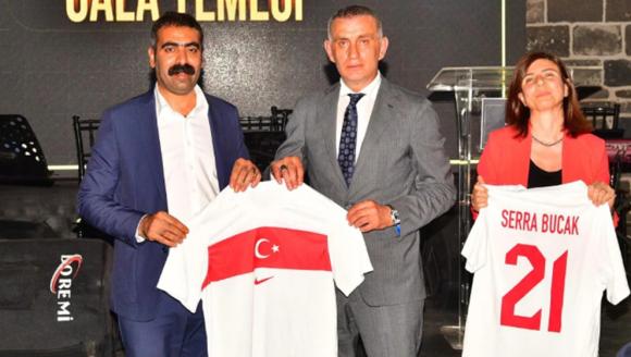 TFF Başkanı Hacıosmanoğlu Amedspor'un gala yemeğine katıldı