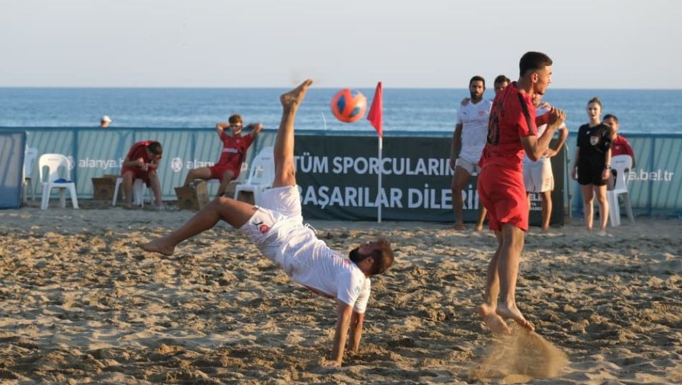 Kumda şampiyon Alanya Belediyespor oldu