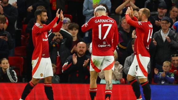 Manchester United kupada farklı turladı! Altay ilk maçına çıktı... Manchester United 7-0 Barnsley