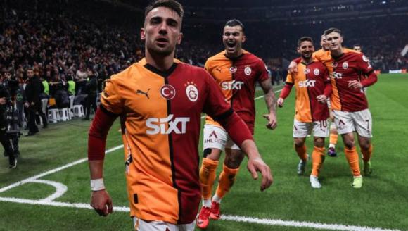 Yılın son derbisi mest bıraktı! Tartışmalı pozisyonlar...7 Gol! Galatasaray-Trabzonspor maçı nefes kesti