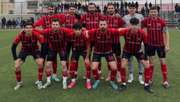 Malatya Battalgazi Belediyespor zirveyi korumaya devam ediyor! Darendespor'a 6 gol!