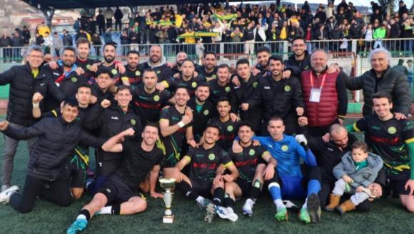 TFF İstanbul Süper Amatör Lig 4. Grup Şampiyonu Anadolu Hisarı!