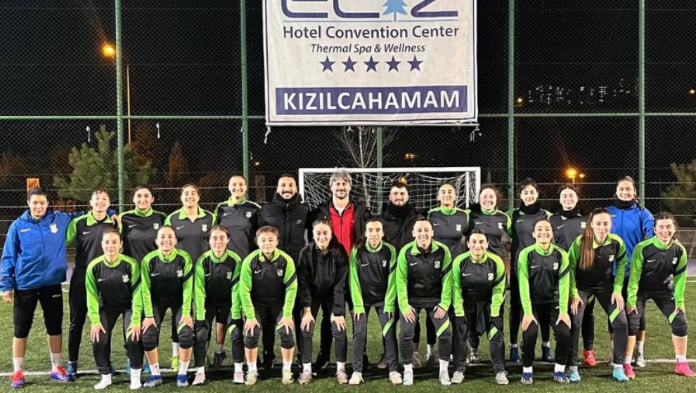 Dudulluspor Kadın Futbol Takımı Kızılcahamam'da kampa girdi!