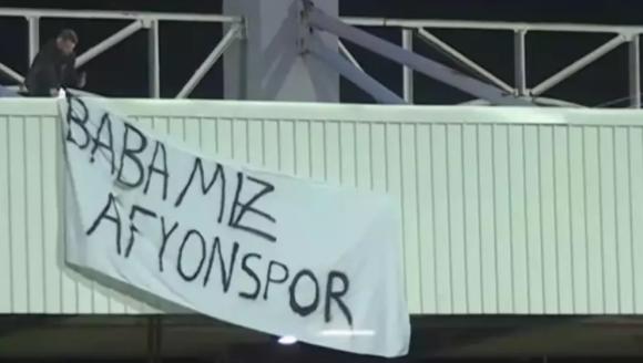 Afyonkarahisar'da olayları başlatan pankart! Eskişehirspor taraftarından sert tepki