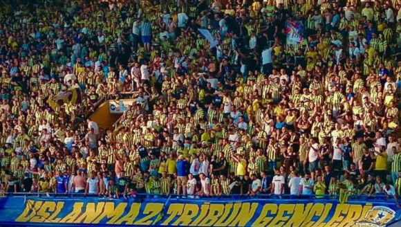 Fenerbahçe taraftar grubundan Beşiktaş maçı kararı! "Gitmiyoruz"