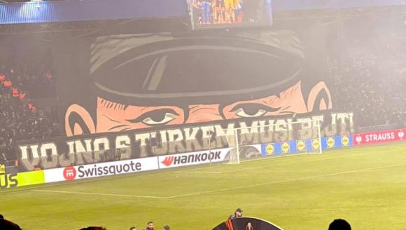 Irkçı pankartın geçmişi ortaya çıktı! Viktoria Plzen, Beşiktaş maçında da aynısını yapmış