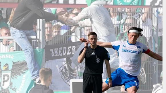 Preußen Münster-Hertha Berlin maçında yok artık dedirten olay! Bir taraftar VAR monitörünün fişini çekti